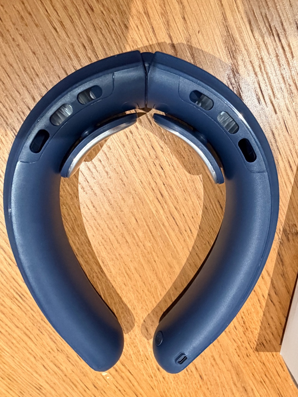 NWT bladeless Neck Fan Model S 8